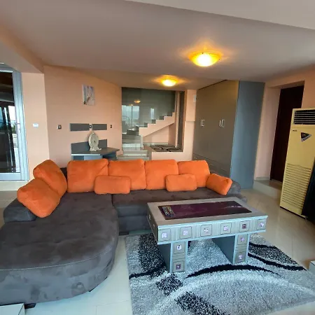 Jackie 4* גולדן סנדס