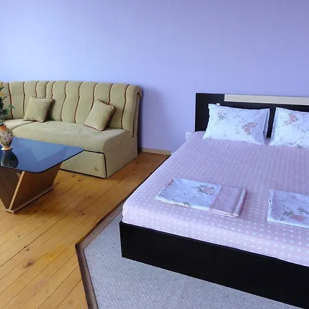 Jackie גולדן סנדס